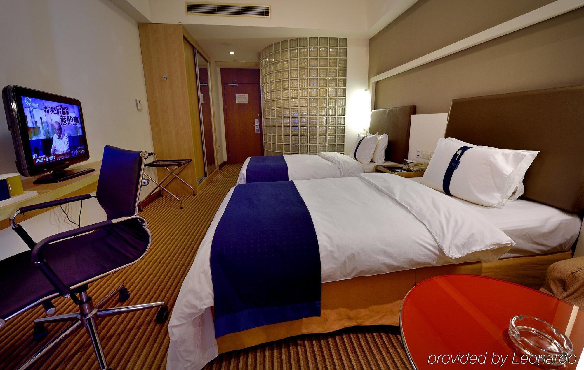 Holiday Inn Express Shanghai Nanhuizui Exterior foto
