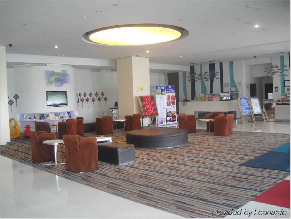 Holiday Inn Express Shanghai Nanhuizui Exterior foto