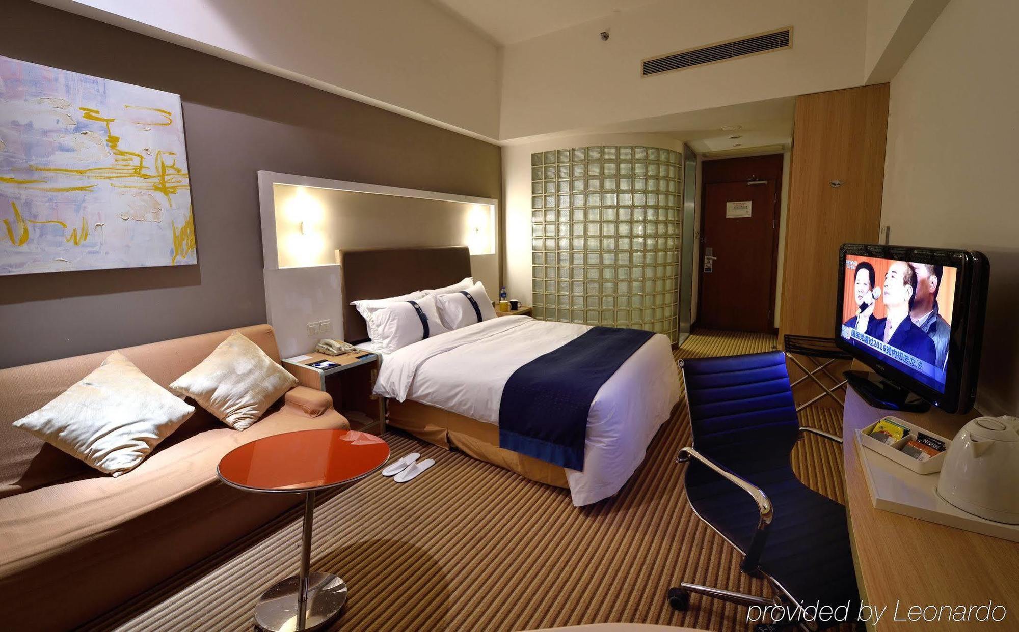 Holiday Inn Express Shanghai Nanhuizui Exterior foto
